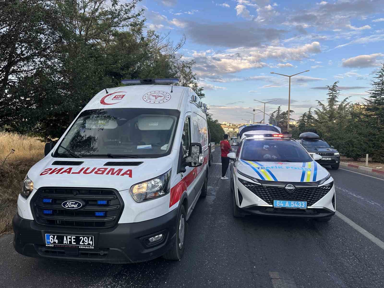 usak-ta-otomobil-tira-arkadan-carpti-4-yarali