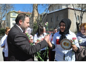Kadınlar Gününde Sahaya Çıkıp Şampiyonluk İçin Ter Döktüler