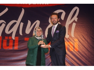 Ayten Usta, Yılın Kadın İş İnsanı Ödülünü Aldı