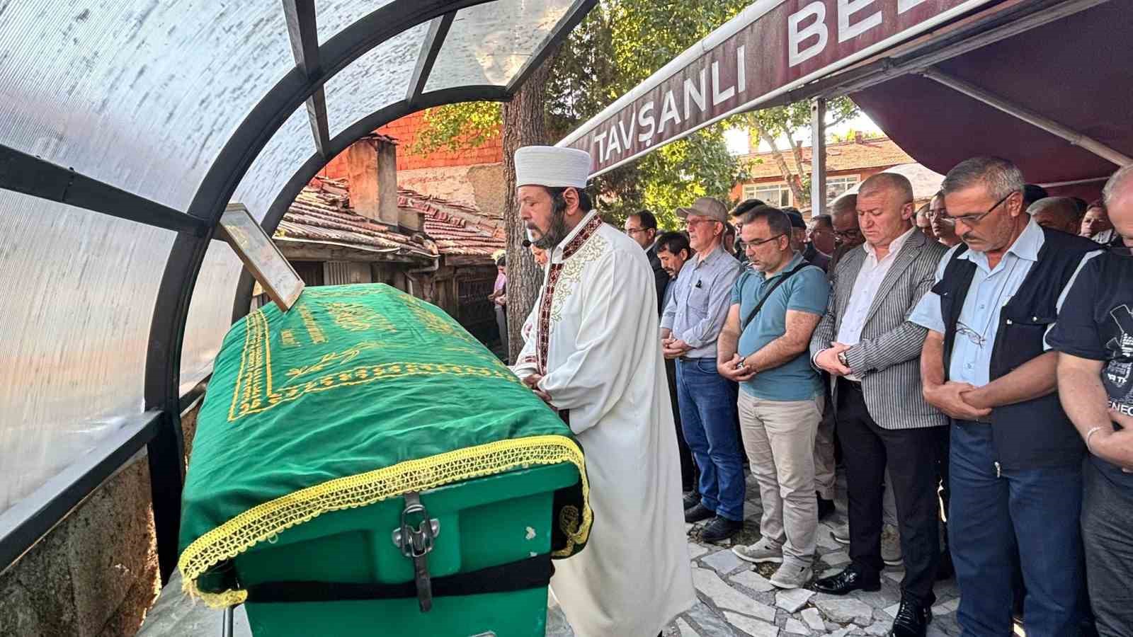 balik-tutmaya-gittigi-kizilirmak-kenarinda-olu-bulunan-genc-tekniker-topraga-verildi