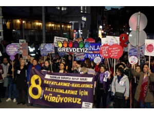 Kadınlar Şiddete Karşı Yürüdü