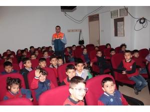 Öğlencilere Deprem Eğitimi Verildi