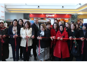 8 Mart Dünya Kadınlar Günü’nde El Emeği Göz Nuru Eserler Beğeniye Sunuldu