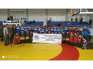 Milaslı Güreşçiler Türkiye Şampiyonu Oldu