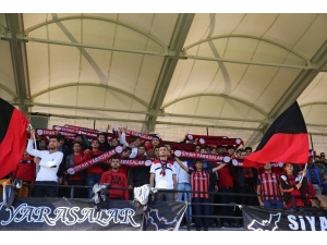 Aslan’dan Taraftara Çağrı