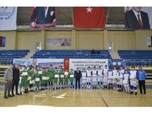 Basketbol Yıldızlar Kız-erkek Grup Müsabakaları Sona Erdi