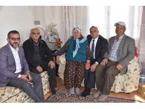 Başkan Kayda, Salihli’de Kapı Kapı Dolaşıyor