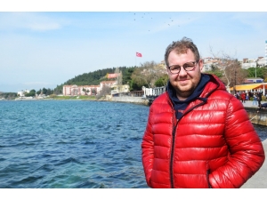 Kurtuldu: “Çanakkale’de Tiyatro Salonunu Olmayışı Gerçekten Acı Verici”