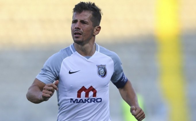 Fenerbahçe Taraftarlarından Emre'ye Sevgi Seli