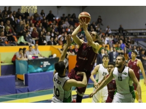Türkiye Basketbol 1. Ligi: Akhisar Belediyespor: 70 - Sigortam.net Bakırköy: 75