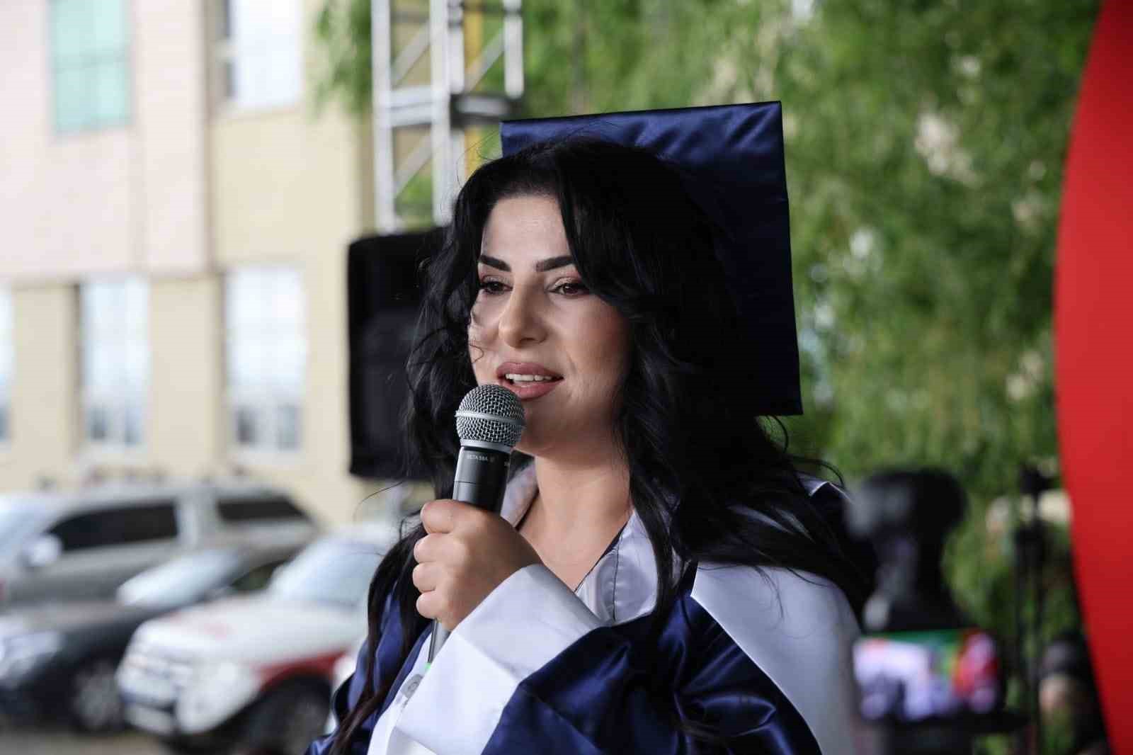 acik-lise-mezuniyetinden-universite-birinciligine-emine-gunes-in-azim-ve-basari-hikayesi