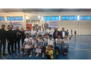 Yahya Kemal Beyaltı Ortaokulu Yarı Finalde