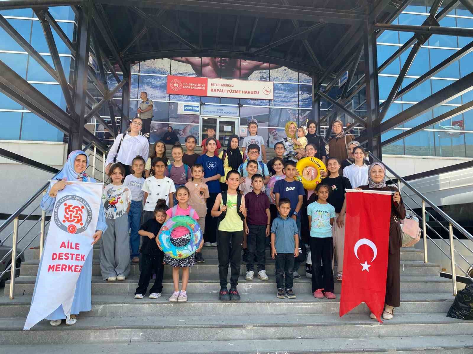 tatvan-adem-2-kursiyerleri-yuzme-etkinliginde-bulustu