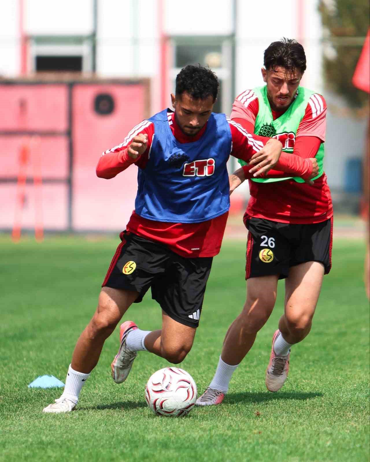 eskisehirspor-bigaspor-deplasmani-icin-hazirlaniyor
