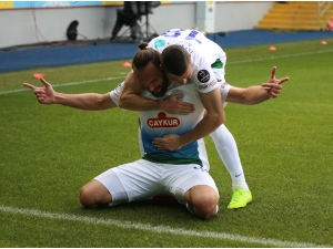 Spor Toto Süper Lig: Çaykur Rizespor: 1 - İstiklal Mobilya Kayserispor: 0 (İlk Yarı)