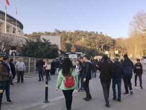 Beşiktaş Taraftarlarından Maça Yoğun İlgi