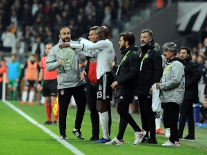 Quaresma İle Medel Arasında Tartışma