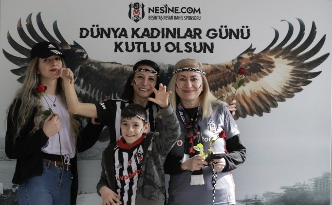 Gol Anonsları Kadın Taraftardan