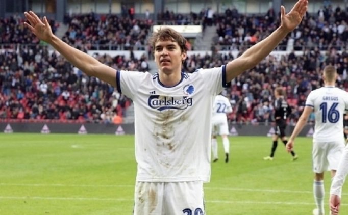 Fenerbahçe'de Robert Skov Pazarlığı