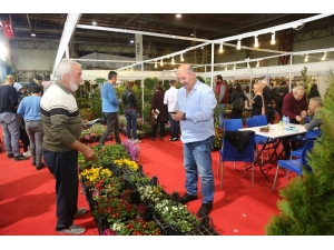 Çiftçiler Tarım Fuarına Akın Etti