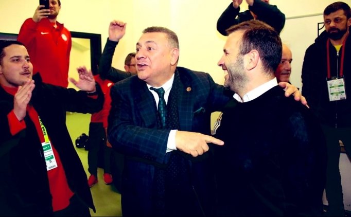 Hasan Kartal: "okan Hocayla Devam Etmek Istiyoruz!"