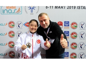 Şampiyon Münevvere Yılmaz, Madalyalarını Cumhurbaşkanı’na Götürmek İstiyor