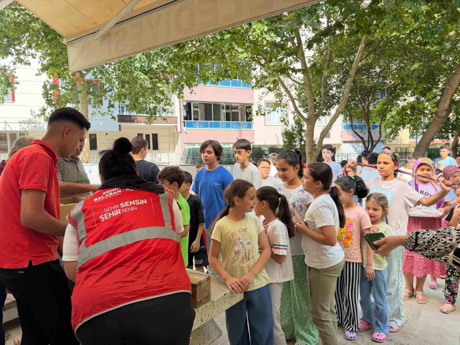 yunusemre-belediyesi-yaz-kur-an-kursu-ogrencilerini-sevindirdi
