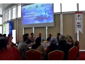 Uluslararası Öğrenciler Çalıştayda Buluştu