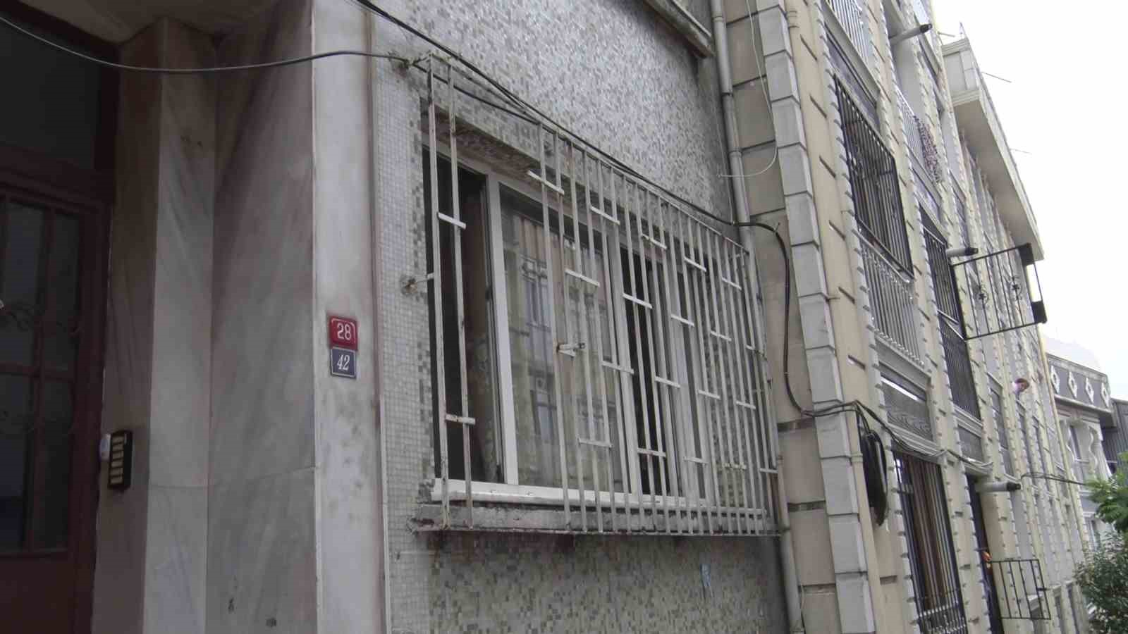 beyoglu-nda-kotu-koku-ihbari-kokunun-geldigi-evden-ceset-cikti