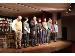 Trabzon Şehir Tiyatrosu Büyük Alkış Topladı