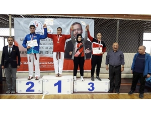 Denizlili Kız Ve Erkek Taekwondocular Madalyalar İle Döndü