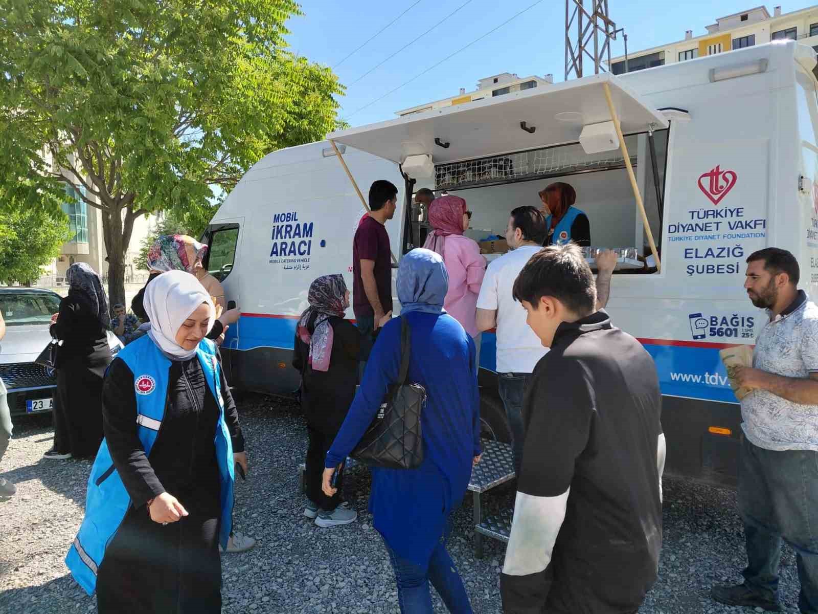 elazig-a-tdv-tarafindan-yeni-bir-mobil-hizmet-araci-kazandirildi