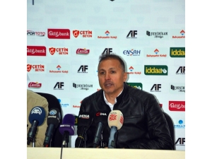 Taşyürek: “Çok Zor Şartlarda Oyuncu Kadrosu Anlamında İlerlemeye Çalışıyoruz”