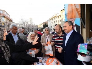 İsmail Erdem Semt Pazarını Ziyaret Etti