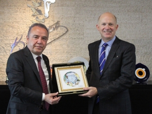 İngiliz Büyükelçi’den 3 Milyon Turist Beklentisi