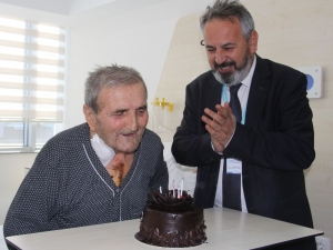 90 Yaşına Bastığı Gün Yeniden Doğdu