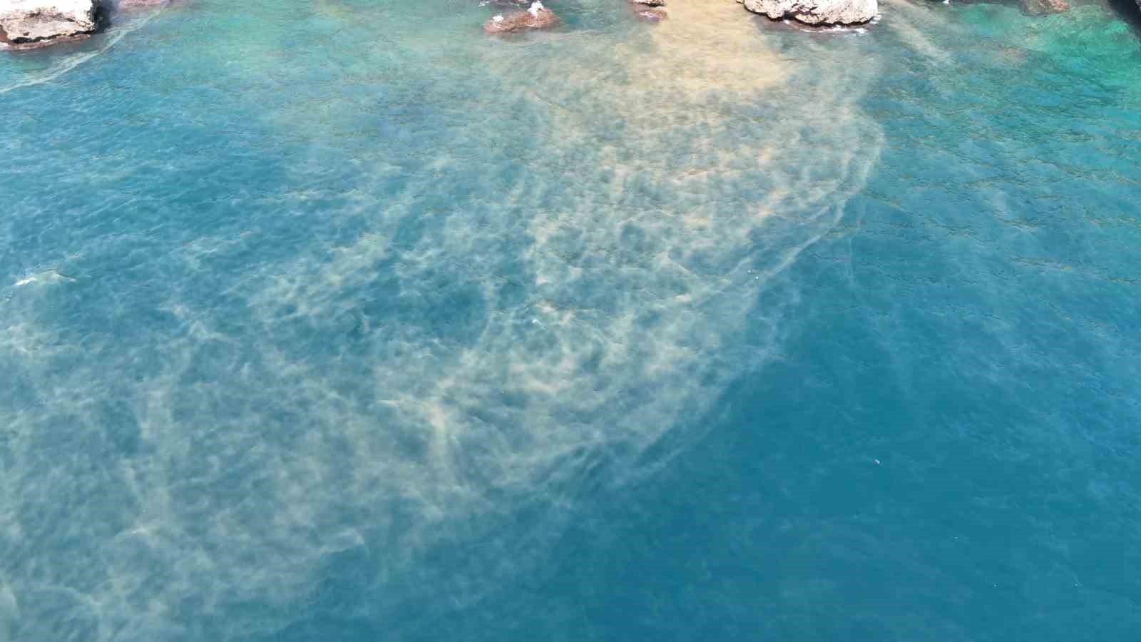 antalya-da-sahile-ulasan-atik-su-goruntulerine-sorusturma