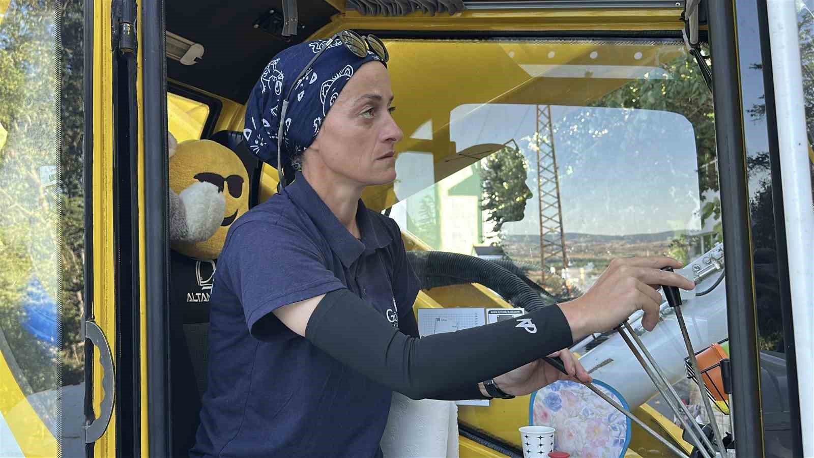 onyargilara-inat-kabine-oturdu-santiyelerin-aranan-ismi-haline-geldi