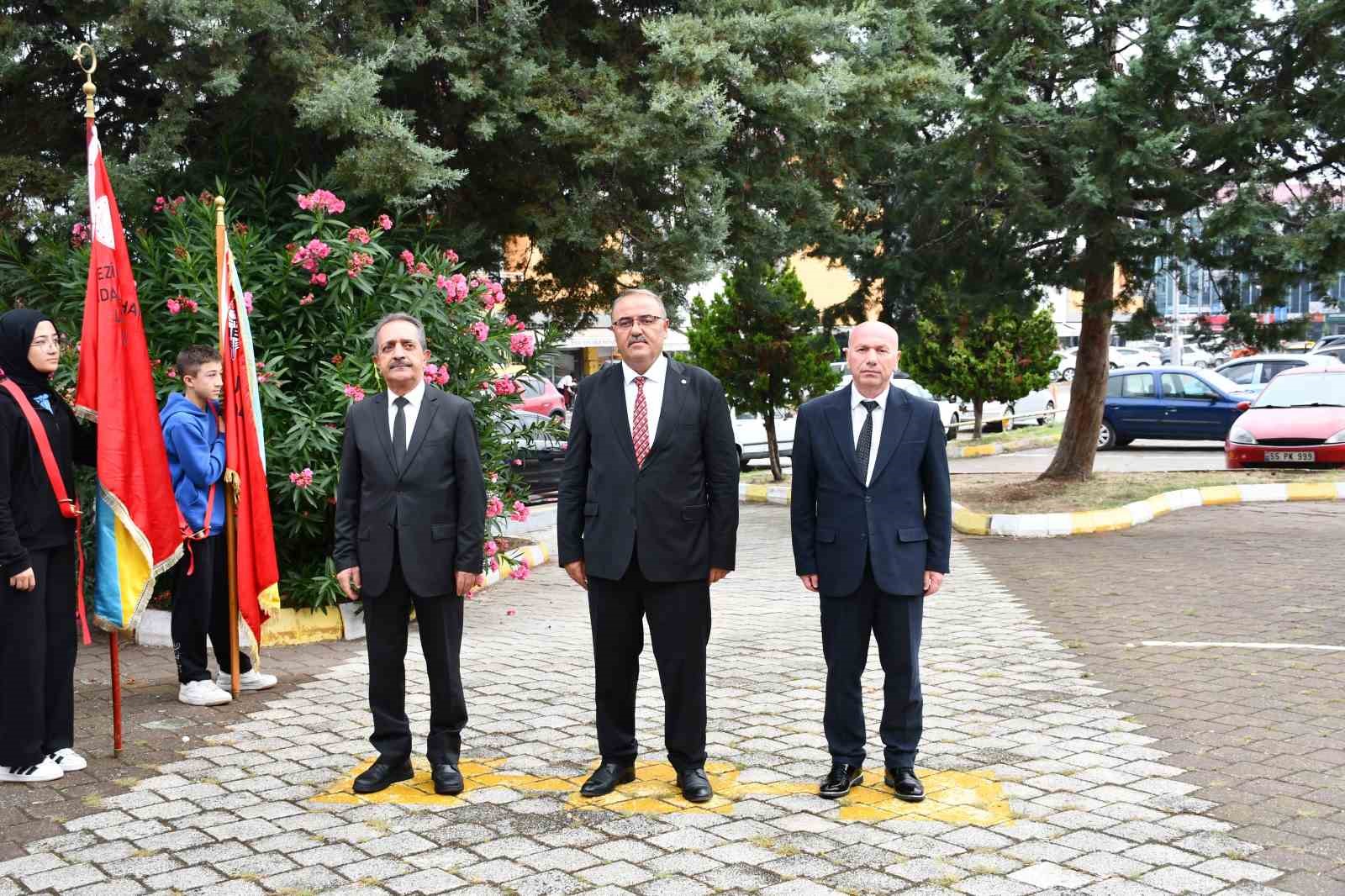 vezirkopru-de-ilkogretim-haftasi-kutlandi