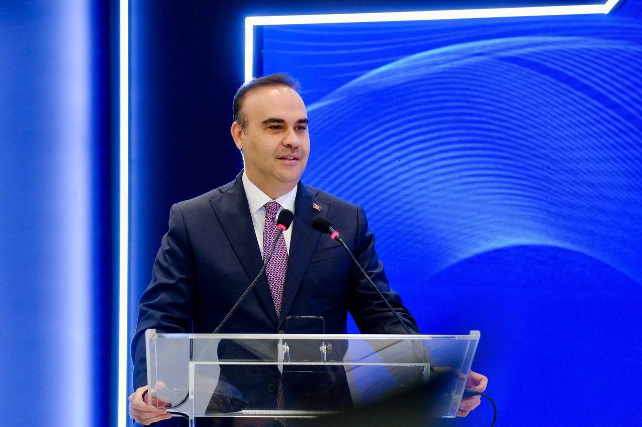 49-u-turk-vatandasi-75-lider-ve-genc-arastirmaci-turkiye-ye-geldi