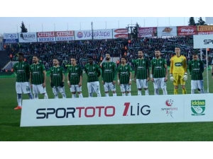 Abalı Denizlispor Ligde Liderliğini Sürdürüyor