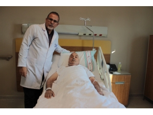 78 Yaşındaki Hasta, İlk Defa Uygulanan Yöntemle Sağlığına Kavuştu