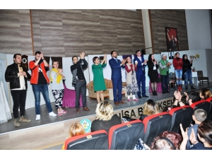 Sarıgöllü Tiyatrocular Alaşehir’de Sahne Aldı
