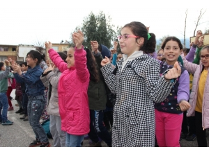 Önce Dans Ve Spor Sonra Ders