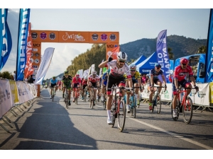 Sakarya Büyükşehir’den Bisiklette Çifte Zafer