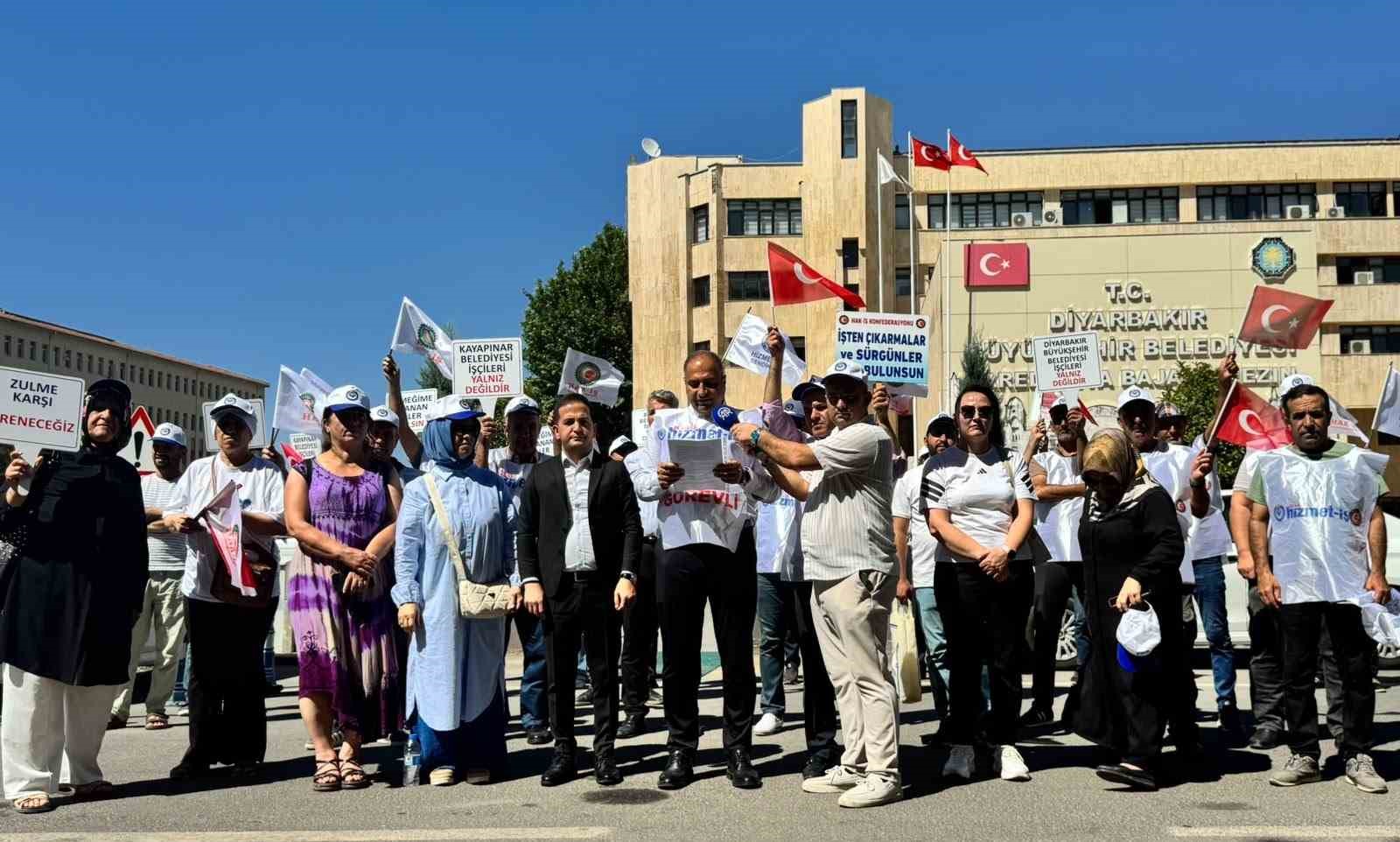 akuzum-isten-cikarilan-isciler-ile-bir-araya-geldi
