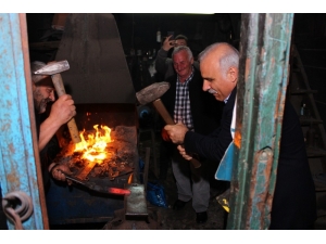 Zorluoğlu, Uzungöl’de Turizmcilerle Görüştü