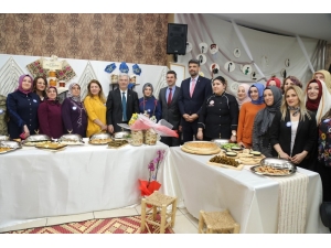 Ko-mek Kartepe İlçe Sergisi Şölen Havasında Açıldı