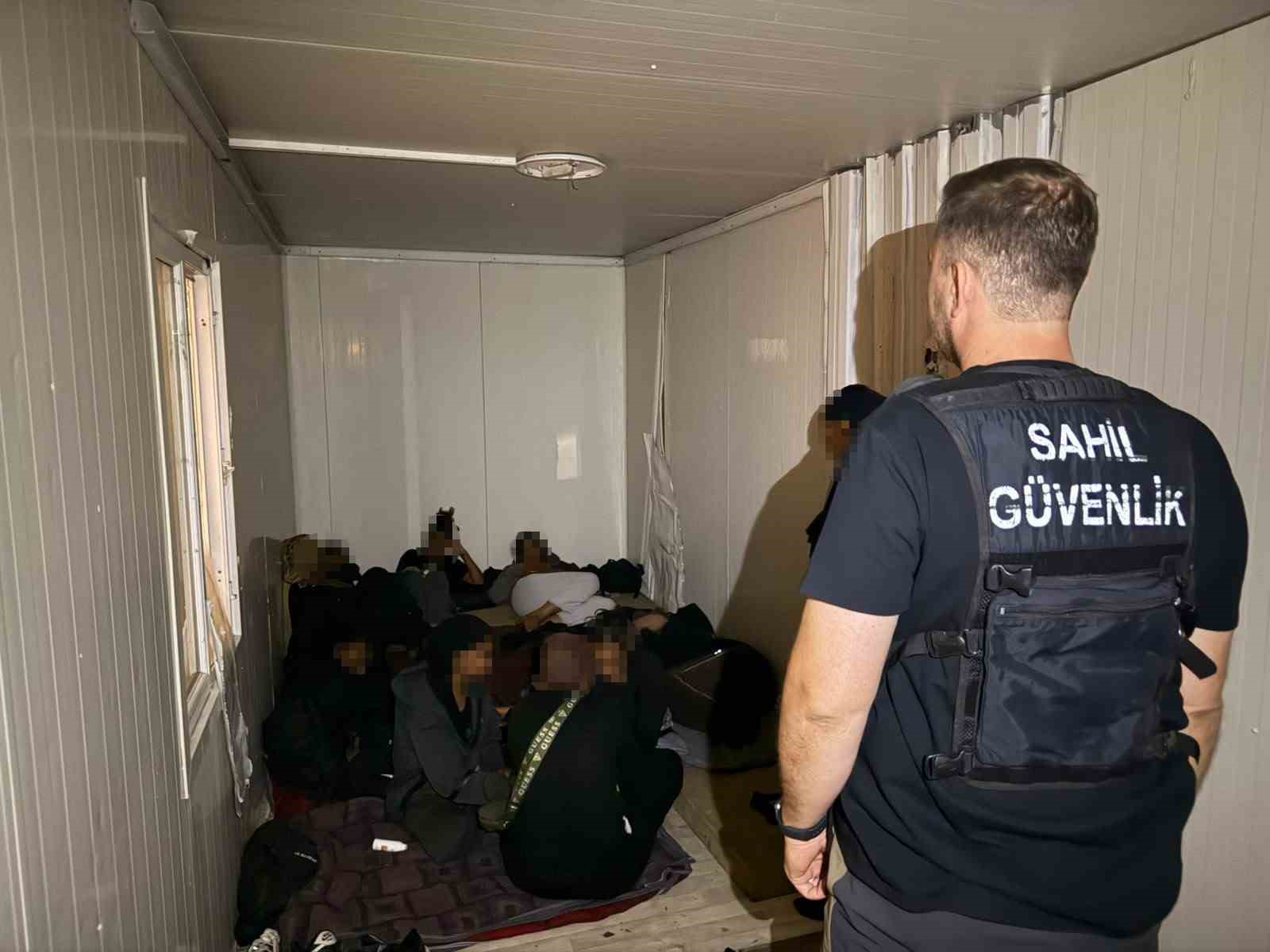 izmir-de-54-duzensiz-gocmen-yakalandi