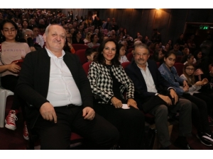 Kartal Belediyesi Sanat Akademisi Öğrencilerinden 1. Yıla Özel Muhteşem Konser